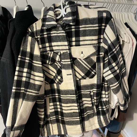 Zara coat black and white - Picture 2 of 3